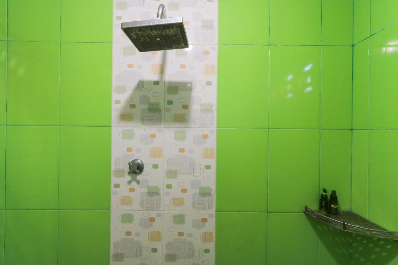 Spot On 2332 D'Green Homestay Бануванги Екстериор снимка